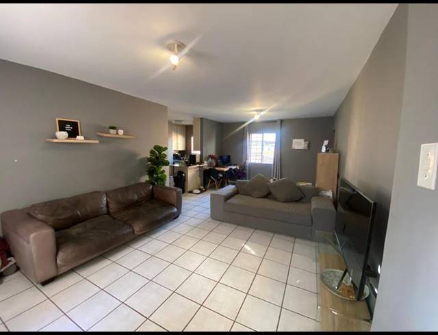 2 BEDROOM APARTMENT FOR SALE IN DIE HOEWES